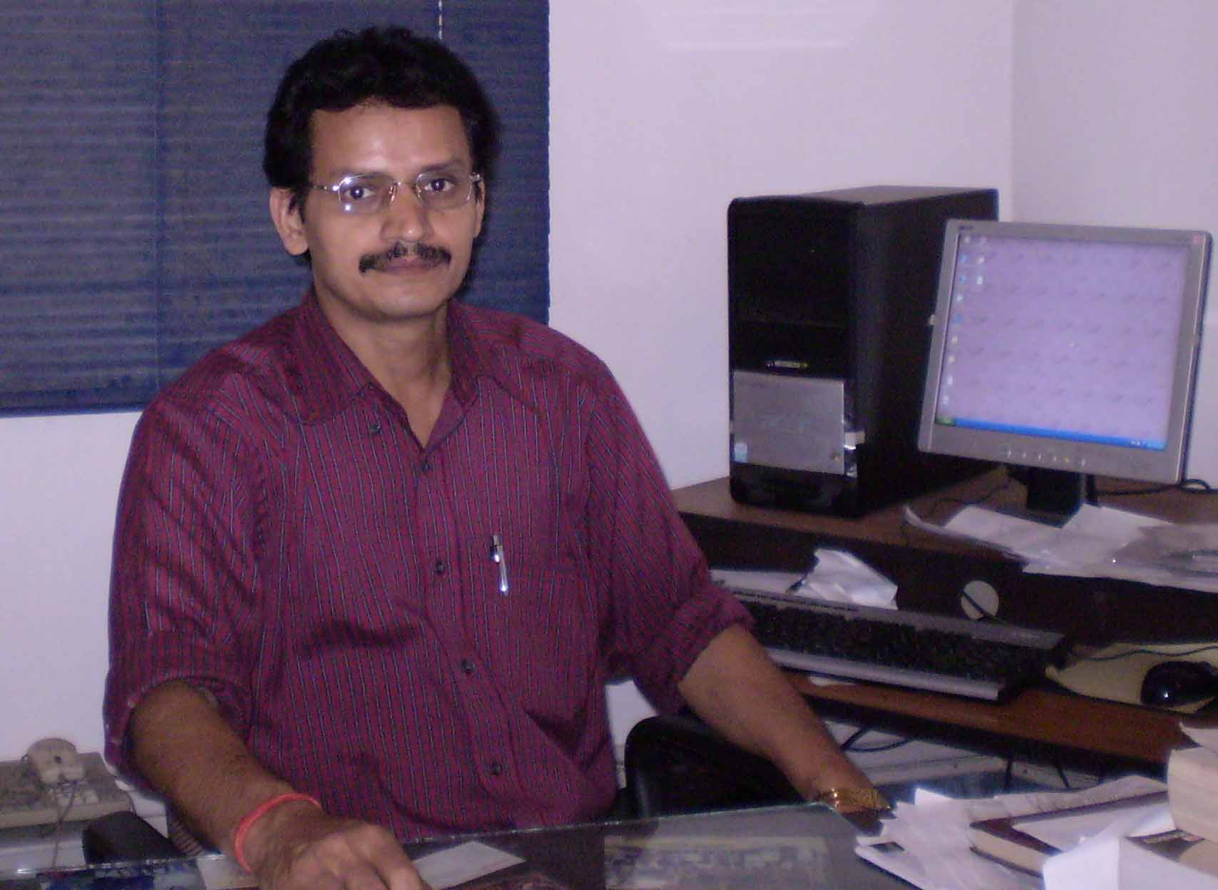 debasish_large.jpg (13844 bytes)